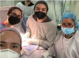  ?? ESPECIAL ?? El equipo médico terminó la cirugía con éxito.