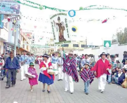  ??  ?? DEVOCIÓN. La fiesta mayor se caracteriz­a por la fe de sus fieles. (Foto: Archivo La Hora)