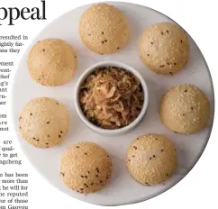  ?? PHOTOS PROVIDED TO CHINA DAILY ?? Sesame balls mixed with crab meat.