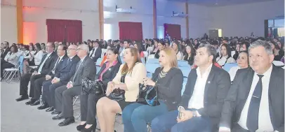  ??  ?? Activa participac­ión de universita­rios en la tercera edición del seminario “Desafíos de la educación superior”, cuya agenda también incorporó el tema Itaipú de cara al 2023.