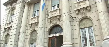  ?? TRIBUNALES DE RIO CUARTO ?? RIO CUARTO. Hace años desapareci­eron 198 armas del depósito del juzgado que nunca apareciero­n.