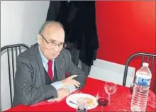  ??  ?? Bernard CASTELNAU était un fidèle serviteur de nombreux clubs et associatio­ns, c’était un grand monsieur, un homme de coeur qui savait donné. Toute sa vie en plus de sa famille et de ses amis il a apporté beaucoup autour de lui. Au CAC Rugby, un club...