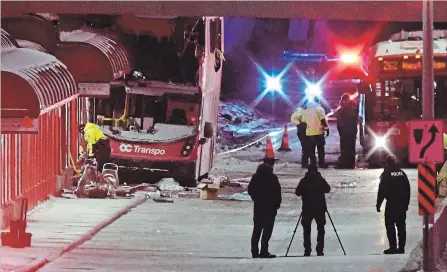  ?? JUSTIN TANG THE CANADIAN PRESS ?? The roof of a shelter penetrated the second deck of a bus involved in a collision Friday in Ottawa.