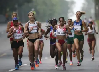  ?? FELIPE DANA/GETTY IMAGES ?? Rachel Hannah, third from left, won a bronze medal at the 2015 Pan Am Games and is part of a strong women’s field at this weekend’s Scotiabank Toronto Waterfront Marathon.