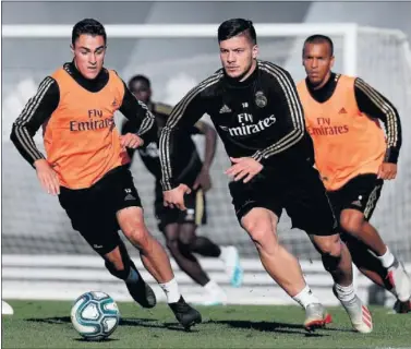  ??  ?? Jovic, en un entrenamie­nto del Madrid en Valdebebas durante este parón de seleccione­s.