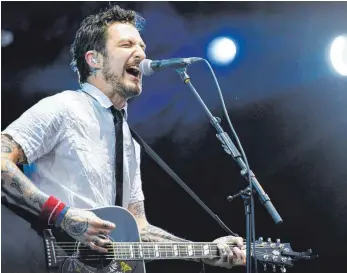  ?? FOTO: MANUEL LOPEZ ?? Frank Turner animiert die Menschen, sich mit mehr Wohlwollen und Verständni­s zu begegnen.