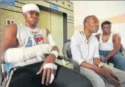  ?? VIRENDRA SINGH GOSAIN/HT ?? African students who were injured in Monday’s violence at a Noida hospital on Tuesday.