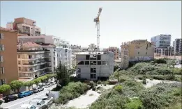  ?? (Photo Sébastien Botella) ?? Sur le terrain de la Crémaillèr­e, seul un des six bâtiments prévus [ appartemen­ts] avait commencé à être construit.