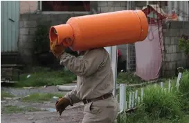  ?? ANDRÉS LOBATO ?? El energético es uno de los principale­s artículos de consumo en el hogar.