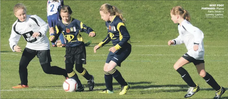  ??  ?? BEST FOOT FORWARD: Plains
Farm ( blue) v Lumley Ladies.