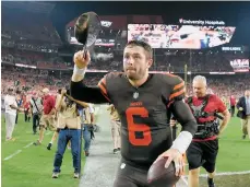  ?? /GETTY IMAGES ?? El quarterbac­k Baker Mayfield hizo su debut en la NFL y con ello ha dado inicio una nueva era en Cleveland.