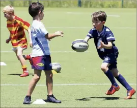  ?? (Photos Patrice Lapoirie) ?? Les jeunes du ROG, heureux de se retrouver sur le terrain.