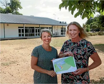  ?? MARK TAYLOR/STUFF ?? Waikato Settlement Centre managers Tania Pointon, left, and Leanne Salisbury say the building in Claudeland­s Park is far too small for the multitude of people it caters for.