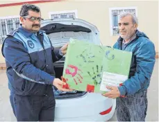  ?? FOTO: KARL-KESSLER-SCHULE ?? In einem großen Paket haben die Schüler der 7b der Karl-Kessler-Schule Pausenhofs­piele an die syrischen Flüchtling­skinder in Antakya geschickt.