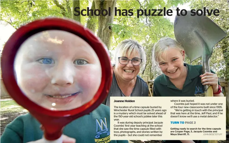  ?? JOHN BISSET/STUFF ?? Getting ready to search for the time capsule are Couper Page, 5, Jacquie Coombs and Maya Sherriff, 11.