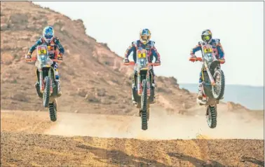  ?? ?? Matthias Walkner, Toby Price y Kevin Benavides, los tres pilotos de KTM para el Dakar.