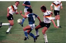  ?? FOTO: IMAGO IMAGES ?? Maradona im Zweikampf mit Guido Buchwald bei der WM 1990 im Endspiel gegen Deutschlan­d.