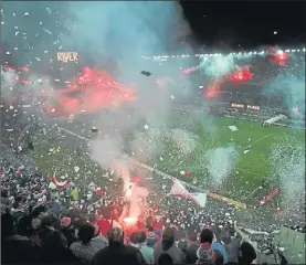  ??  ?? Fiesta. Habrá 62 mil personas y recaudació­n récord en el Monumental.