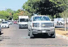  ??  ?? La camioneta de Luis Mendoza fue perseguida por dos vehículos cuando el cantante acababa de salir de la funeraria.