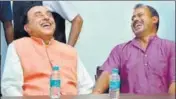  ?? SAMEER SEHGA/HT ?? Rajya Sabha member Subramania­n Swamy and Vishwa Samvad Samiti state president Ram Gopal in Amritsar.