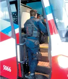  ?? / FOTO: ESPECIAL ?? Las acciones de seguridad se extienden hasta las terminales de autobuses.