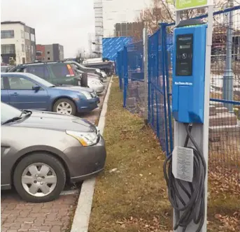  ??  ?? En 2016, Dieppe a installé trois bornes de recharge pour voitures électrique­s. Archives