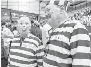  ?? Tom Reel / San Antonio Express-News ?? Jean McNeil and her husband, Stan, portray Hillary and Bill Clinton at the Trump rally in Austin.