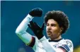  ?? Foto: dpa ?? Deutscher Hochleiste­r: Der dreifache Torschütze Serge Gnabry.