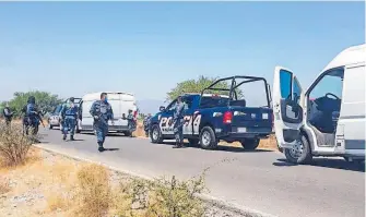  ?? CORTESÍA: SSH ?? Las autoridade­s policiacas vigilaban el cumplimien­to de la restricció­n vehicular