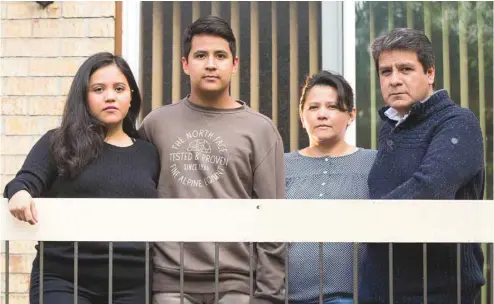  ?? PEDRO RUIZ LE DEVOIR ?? Guadalupe Vazquez est partie du Mexique pour rendre visite à son fils, à sa belle-fille et à leurs deux enfants à Montréal. Mais elle n’a jamais pu franchir les portes de l’aéroport Montréal-Trudeau.