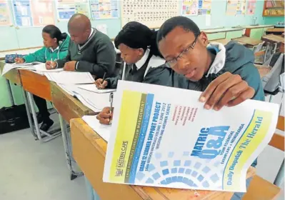  ?? Picture: ALAN EASON ?? HEADS DOWN: Grade 12s from John Bisseker High School make use of the matric supplement yesterday. From left Zethu Kayingana, Siyamtanda Malgas, Siyakholwa Maru and Athenkosi Dyani