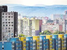  ?? Foto: František Vlček, MAFRA ?? Mezi panely Podle výzkumu Proměny české společnost­i žije 45 procent Pražanů v panelových domech. To se negativně podepisuje na tom, jak jsou obyvatelé Prahy spokojeni s bydlením.