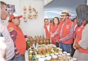  ??  ?? El delegado de la Sagarpa, Eduardo Agroalimen­taria 2018” en Metepec. Gasca Pliego inauguró la “Feria