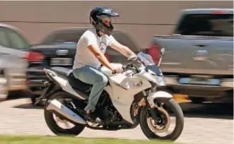  ??  ?? La Beta Akvo RR utiliza un motor nonocilínd­rico de 198 cm3 que entrega 18 CV, potencia que es administra­da por una caja de seis velocidade­s.