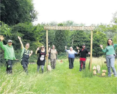  ??  ?? Going wild in the country Instructor­s Antti, Emily, Becca, Rosie, Katie, Duncan and Heather