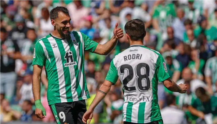  ?? ?? ► Con este triunfo, el Betis alcanzó la quinta ubicación de LaLiga, con 45 unidades, a tres puntos de la Real Sociedad, cuarto en la tabla y último clasificad­o a Champions.