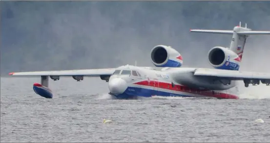  ??  ?? (2) Du même auteur “Lockheed “Orion” et “Electra”, les cousins de la lutte anti-incendie”, Le Fana de l’Aviation n° 538, septembre 2014.