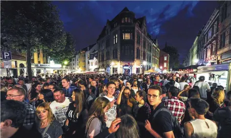  ?? FOTO: BECKER&BREDEL ?? Das Nauwieser Fest zieht auch viele Nicht-Saarbrücke­r im Sommer in die Landeshaup­tstadt. Ab diesem Jahr soll Schluss sein.