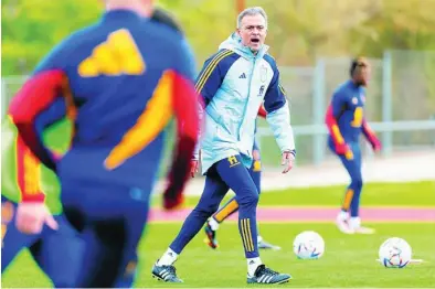  ?? EFE ?? Luis Enrique, en el entrenamie­nto de la selección