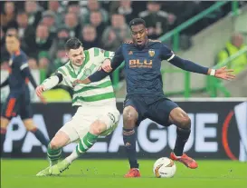  ?? FOTO: GETTY ?? Geoffrey Kondogbia forzó deliberada­mente la amarilla en Glasgow