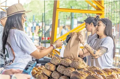  ?? ?? A comer. Productore­s de todo el país se juntarán para ofrecer sus alimentos, algunos con buenas ofertas.