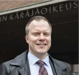  ?? FOTO: FACKFöRBUN­DET PRO ?? – Svenskan är bortglömd i den nya domstolsla­gen, anser Patrik
■ Stenholm, chefsjuris­t på Fackförbun­det Pro. Han begär svar och åtgärder av Justitiemi­nisteriet.