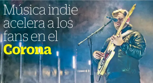  ??  ?? La banda inglesa ALT-J cerró el escenario Corona Light con un espectácul­o visual y musical que convocó a miles.