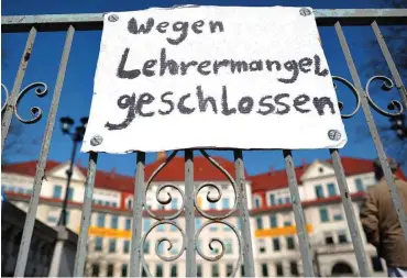  ?? Foto: dpa/Hendrik Schmidt ?? Aktionstag gegen Lehrermang­el in Leipzig