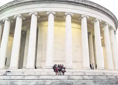  ??  ?? Students and teachers from Glenmuir High School at Jefferson Memorial