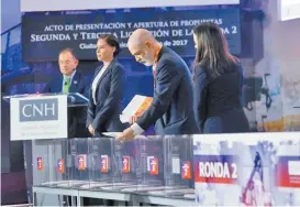  ??  ?? La CNH revisó la situación de todos los ganadores.