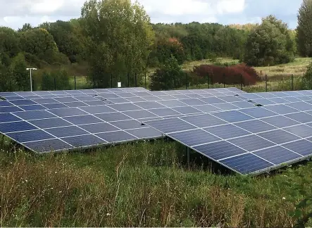  ?? ?? ● Solar panels at the new solar farm on the former St Michaels golf course, Widnes – Halton can benefit in many ways due to the advantages of its location from a greener economy