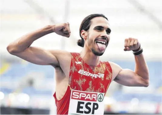  ?? Adam Warzawa / Efe / Epa ?? Mohamed Katir celebra la victoria en el 1.500 durante el Europeo celebrado el pasado junio en Chorzow (Polonia).