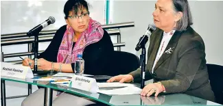 ??  ?? La consejera del INEE, Sylvia Schmelkes del Vall( derecha) y la presidenta de la Comisión de Derechos Humanos capitalina, Nashieli Ramírez Hernández.