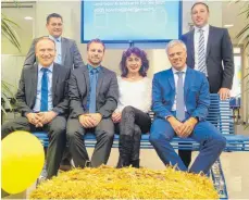  ?? FOTO: VOLKSBANK ?? Nach über 46 Berufsjahr­en verabschie­det sich mit Anny Abt das „Gesicht der Volksbank in Mengen“in den Ruhestand.